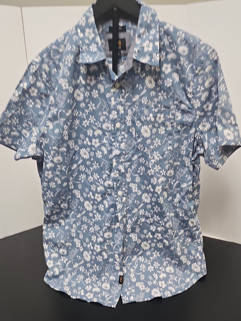 Lee Blue Short-Sleeve Floral Button-Down Shirt